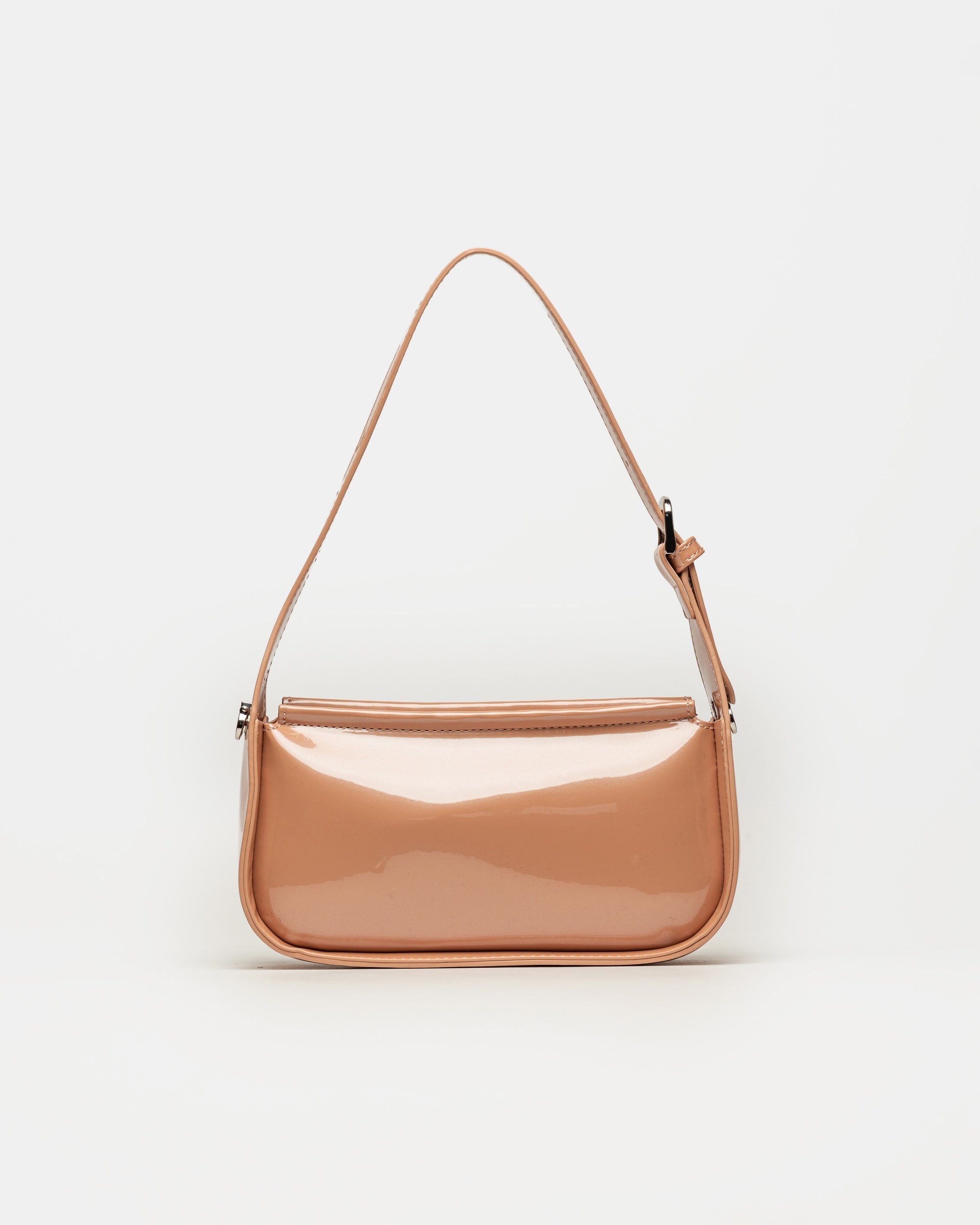 CARTERA AL HOMBRO LEAF EN EFECTO CUERO CHAROL